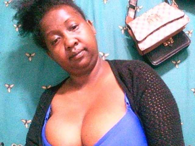 Sylivinaahh live cam on BongaCams