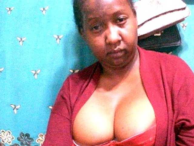 Sylivinaahh live cam on BongaCams