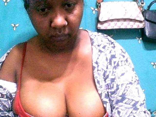 Sylivinaahh live cam on BongaCams