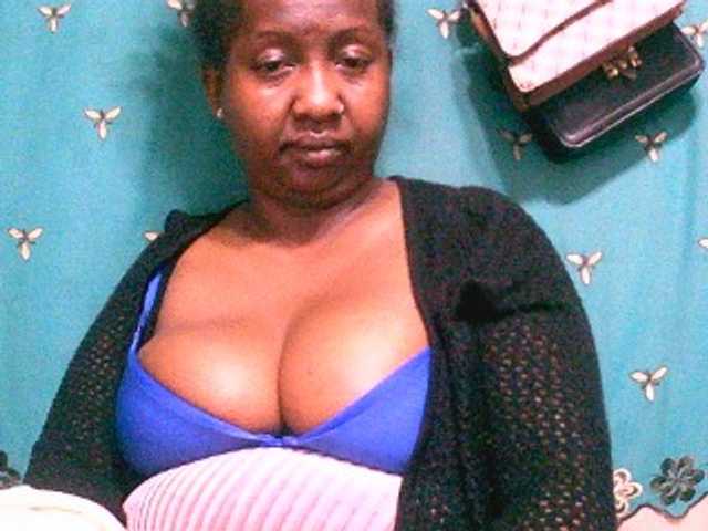 Sylivinaahh live cam on BongaCams