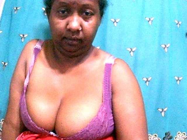 Sylivinaahh webcam bongacams model stream image