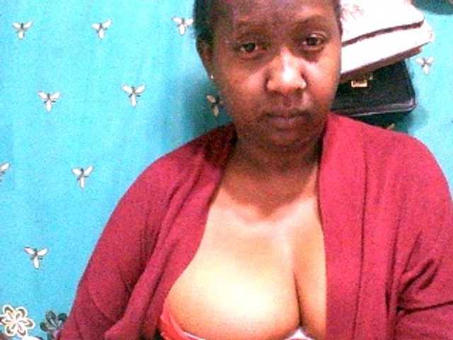 Sylivinaahh live cam on BongaCams