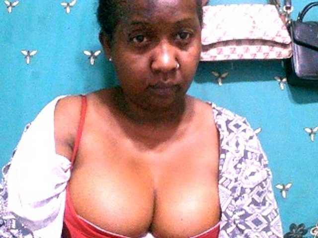 Sylivinaahh live cam on BongaCams
