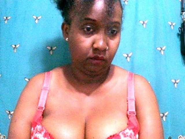 Sylivinaahh's BongaCams show and profile