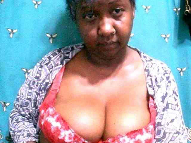 Sylivinaahh Live Webcam on BongaCams