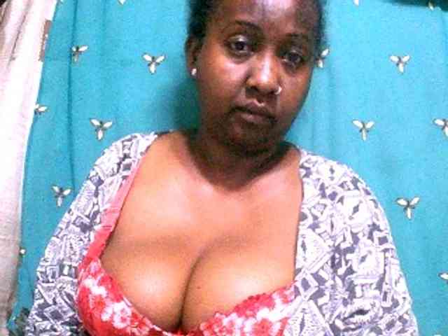 Sylivinaahh Live Webcam on BongaCams