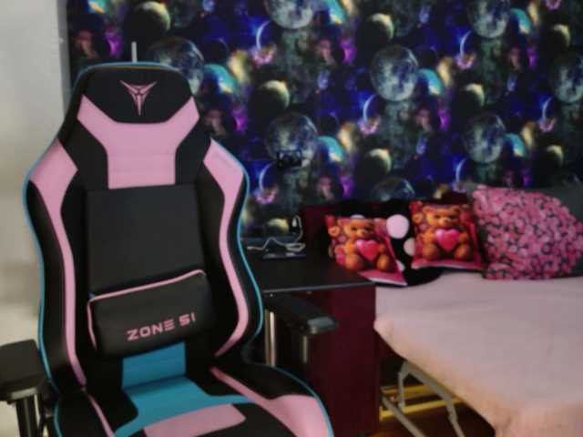 Satisfy-Me's BongaCams show and profile