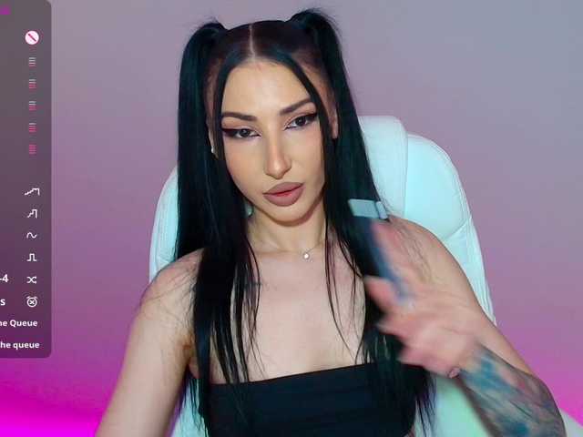 VickyLouna