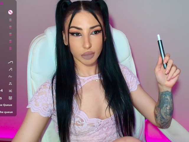 VickyLouna