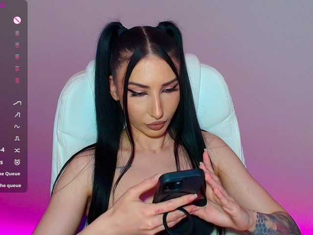 VickyLouna