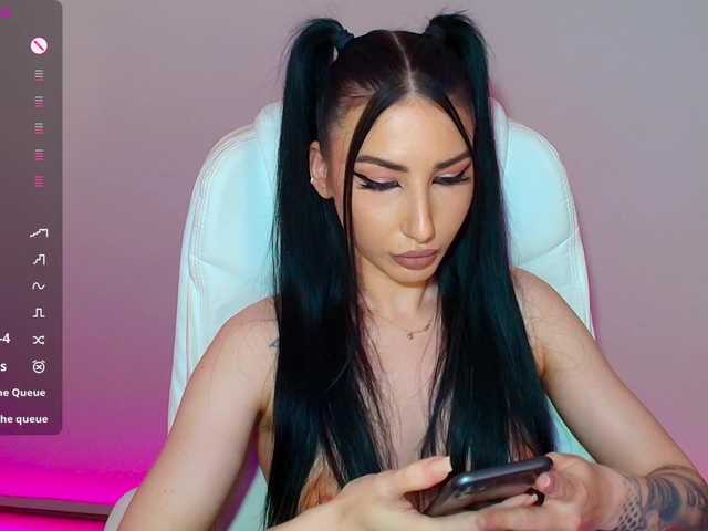 VickyLouna