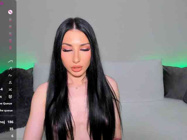 VickyLouna