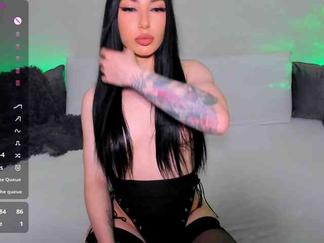 VickyLouna