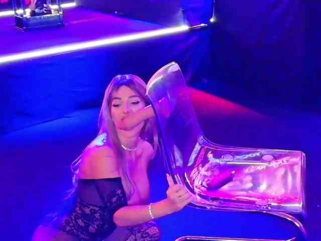 VickyLouna