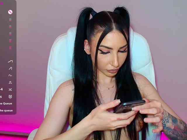 VickyLouna webcam