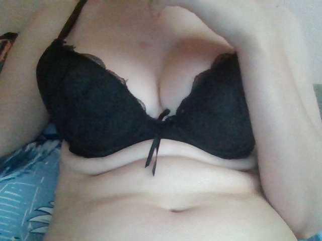 le modèle Anna6991 est en webcam porno dans un show sur le site bongacams, il possède les tags suivants: White/Caucasian,Blonde,Shaved