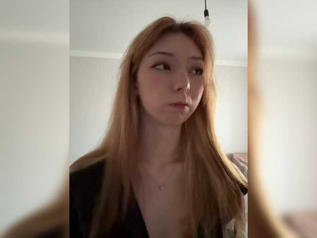 CrazyAleona, en directo ahora en BongaCams