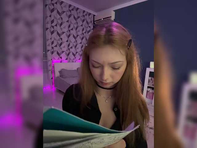 CrazyAleona live cam on BongaCams