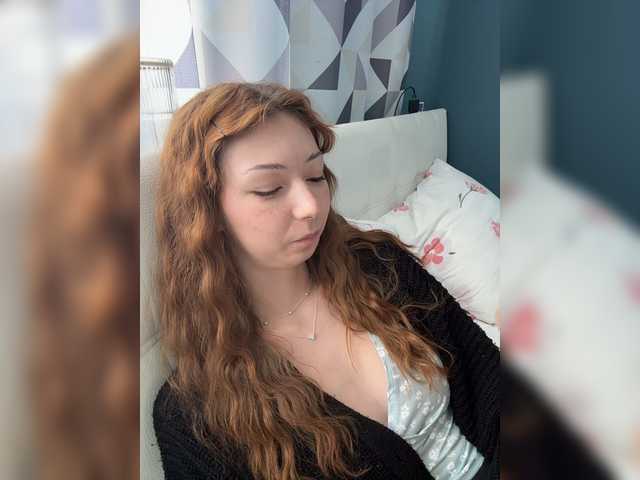 crazyaleona online