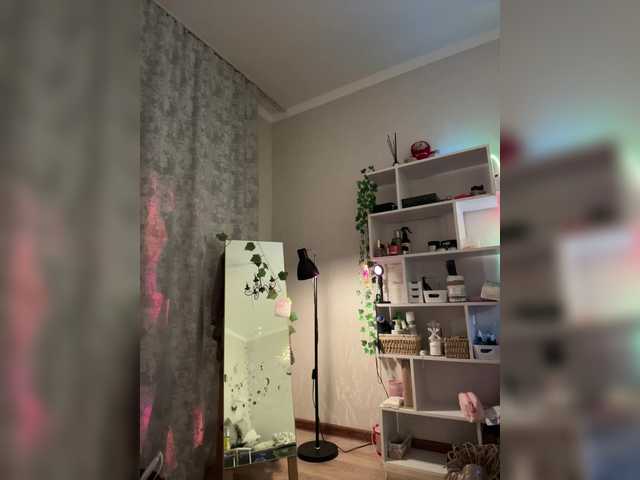 CrazyAleona live cam on BongaCams