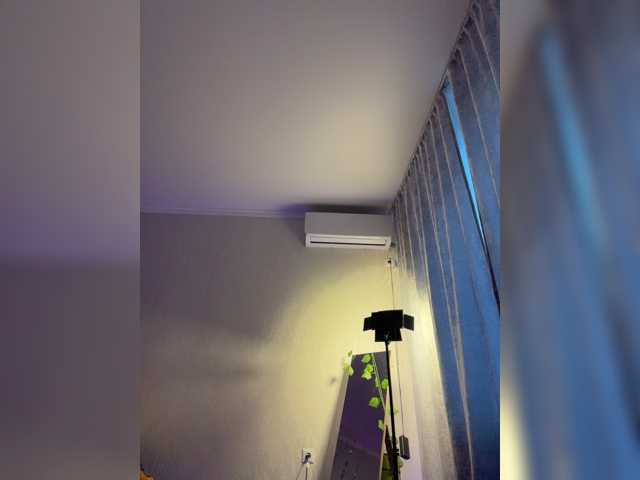 CrazyAleona live cam on BongaCams