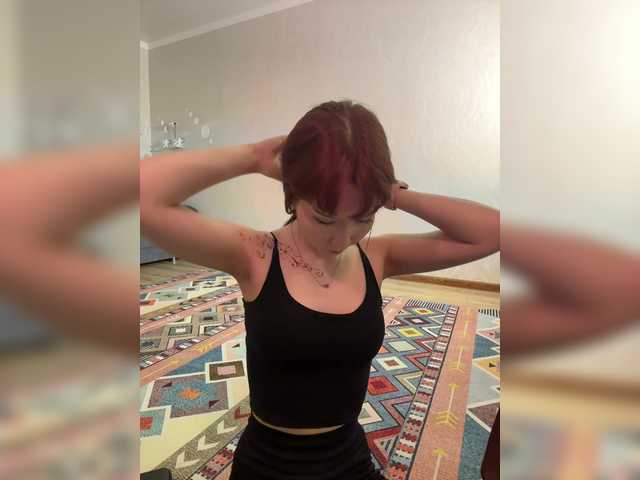 CrazyAleona live cam on BongaCams