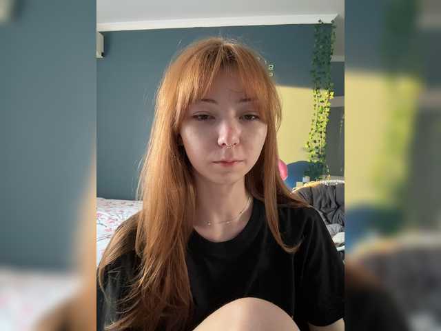 crazyaleona online
