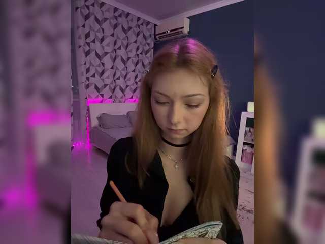 CrazyAleona live cam on BongaCams