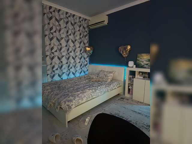 CrazyAleona live cam on BongaCams