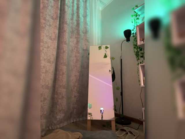 CrazyAleona live cam on BongaCams