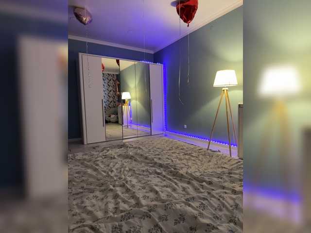 CrazyAleona, live now on BongaCams