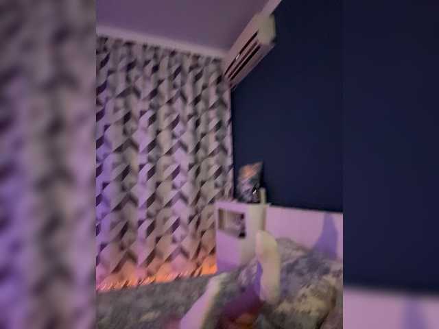CrazyAleona live cam on BongaCams