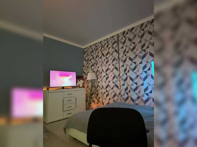 CrazyAleona live cam on BongaCams
