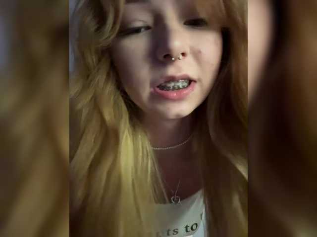 CrazyAleona live cam on BongaCams