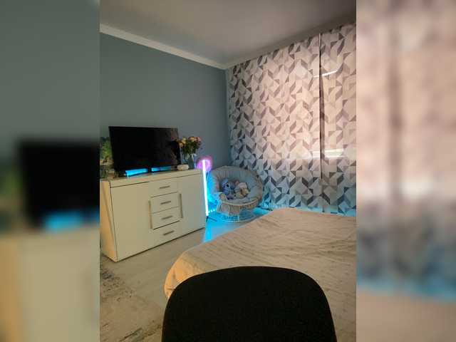 CrazyAleona live cam on BongaCams
