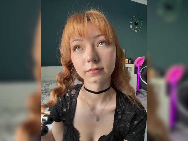 CrazyAleona live cam on BongaCams
