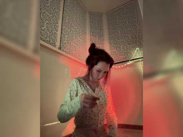 CrazyAleona live cam on BongaCams