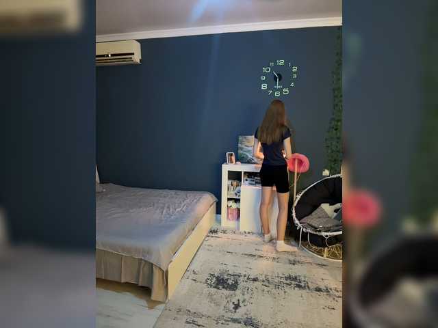 CrazyAleona live cam on BongaCams