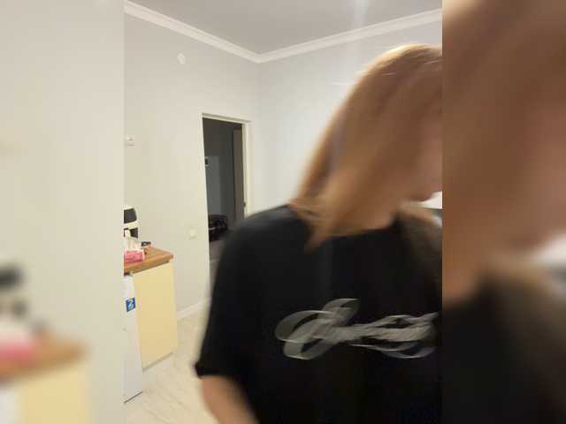 CrazyAleona live cam on BongaCams