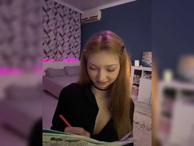 CrazyAleona live cam on BongaCams