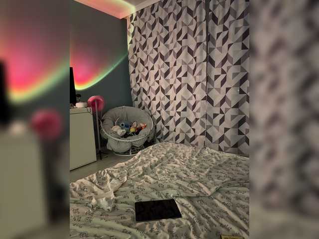 CrazyAleona live cam on BongaCams