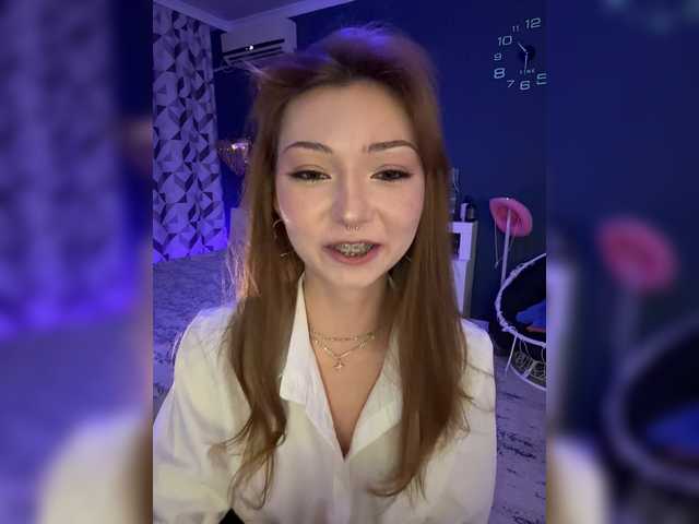 CrazyAleona live cam on BongaCams
