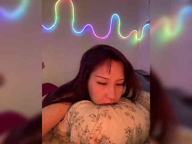 ShyAlya webcam