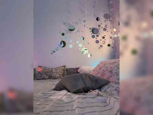 ShyAlya webcam