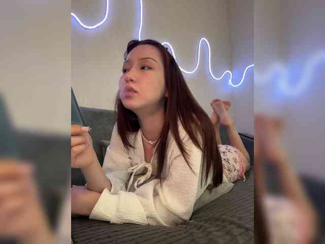 ShyAlya webcam