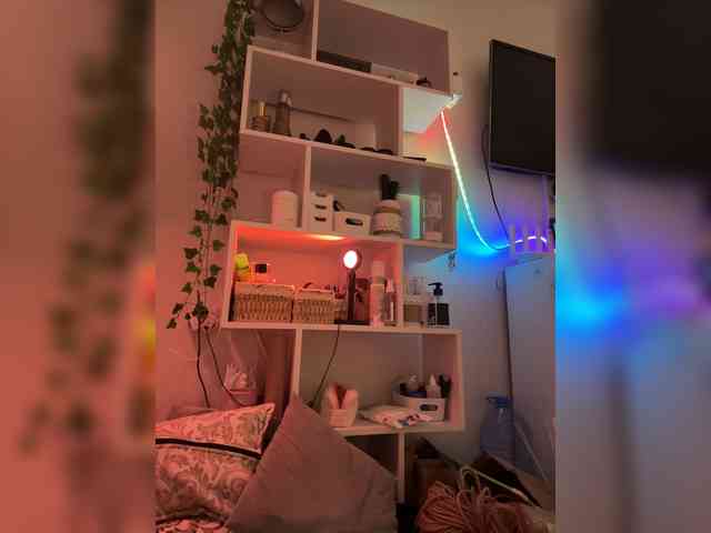 ShyAlya webcam