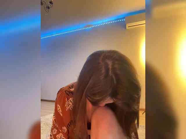 ShyAlya webcam