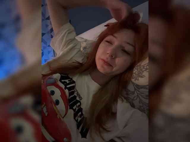 ShyAlya webcam