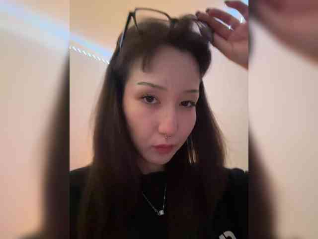 ShyAlya webcam
