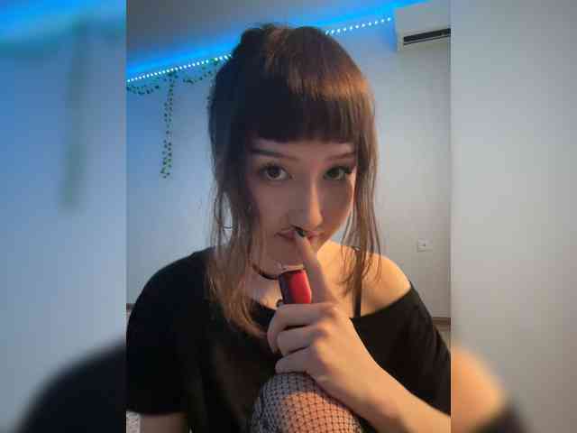 ShyAlya webcam